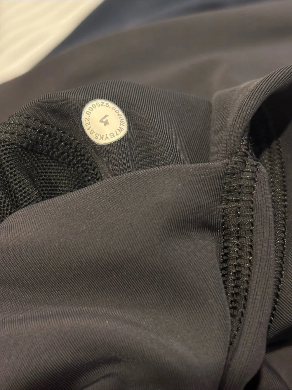 lululemon Power Thru High-Rise Short 6” Bike Shorts with Pockets Women’s 4